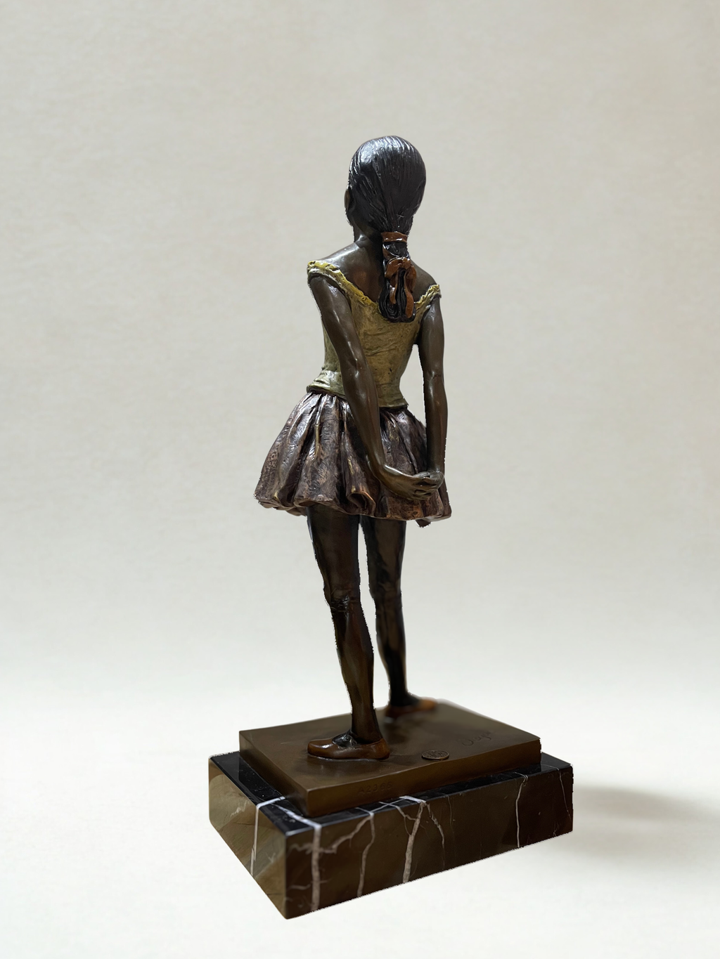 After Edgar Degas – Grande sculpture en bronze polychrome – Danseuse – Socle marbre – 38 cm - 5,4kg