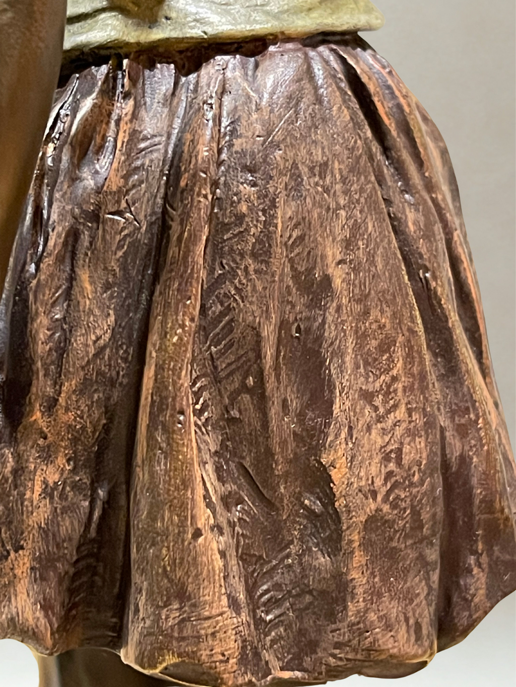 After Edgar Degas – Grande sculpture en bronze polychrome – Danseuse – Socle marbre – 38 cm - 5,4kg