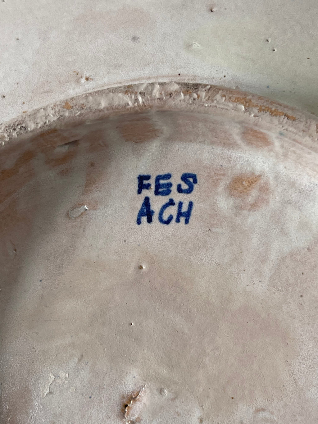 Grand plat marocain en faïence de Fès bleu et blanc – 35 cm