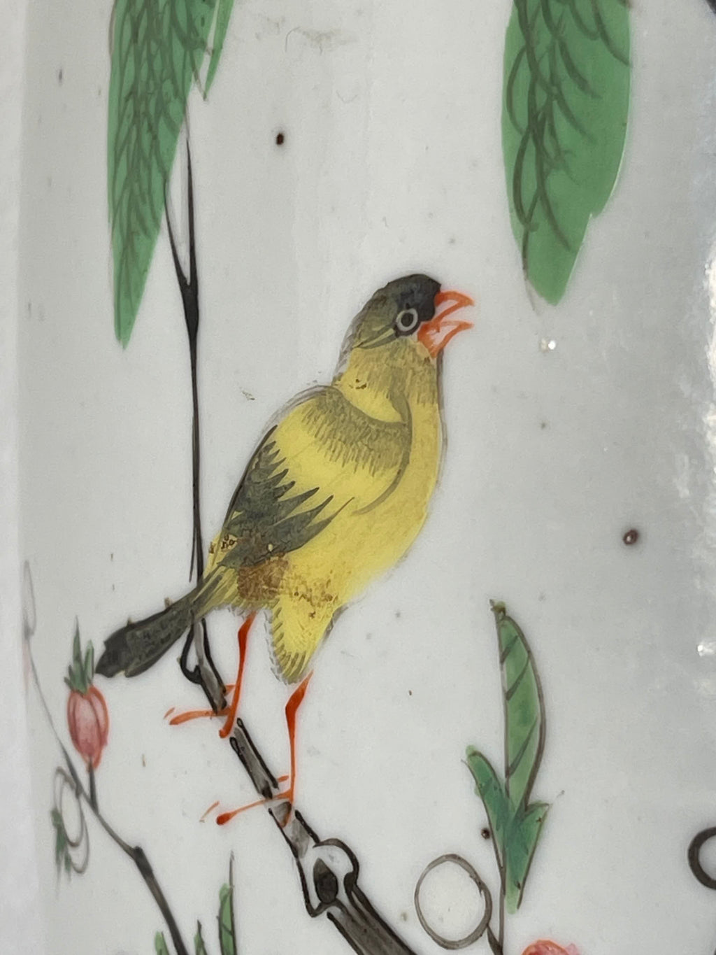 Chine (Période République, c. 1920-1940) — Grand vase balustre en porcelaine Famille Rose à décor Fleurs et Oiseaux (H. 42 cm)