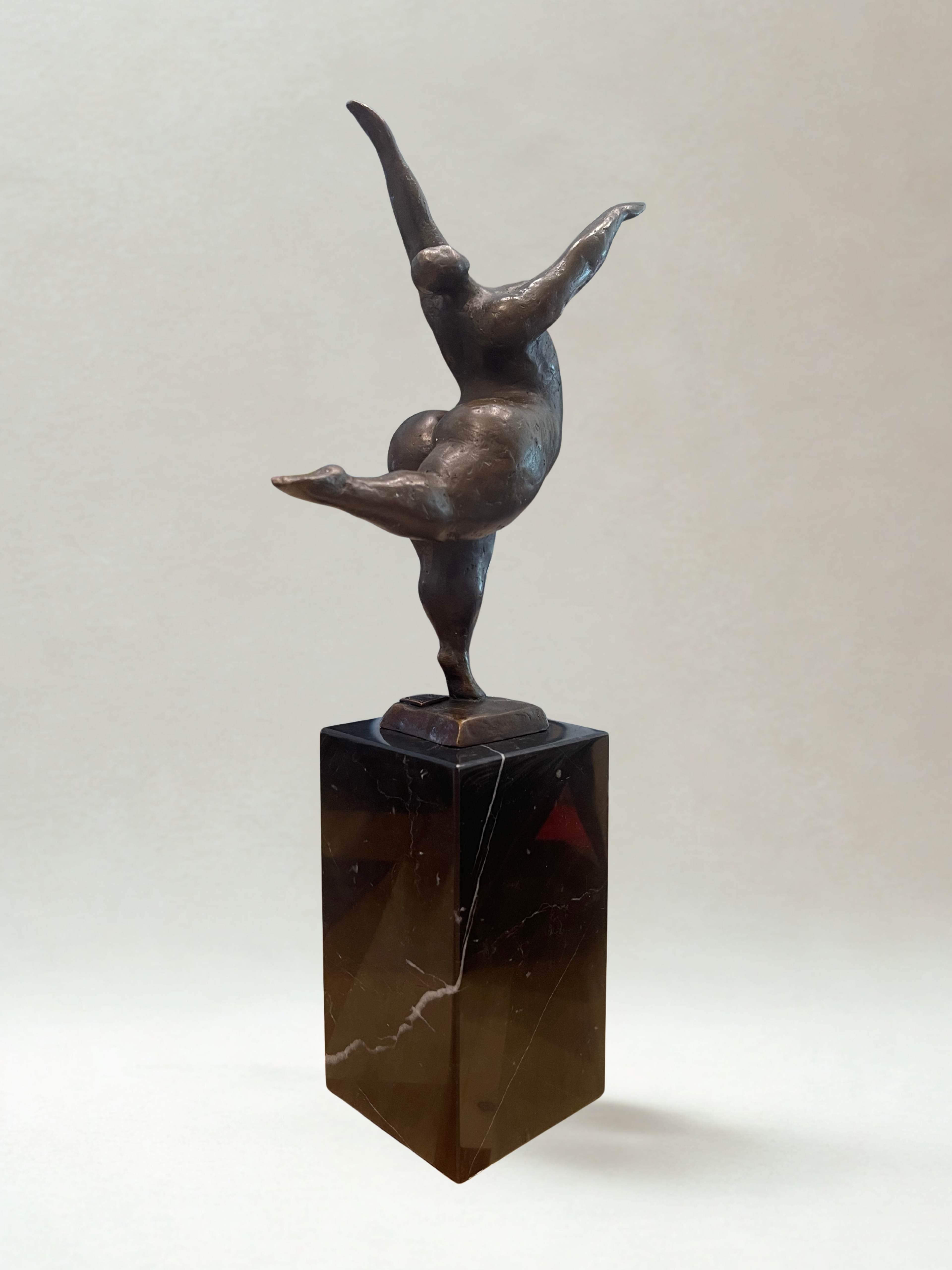 Bronze-Skulptur nach Milo - Tänzerin – Moderne Kunst – Marmorsockel - 33cm