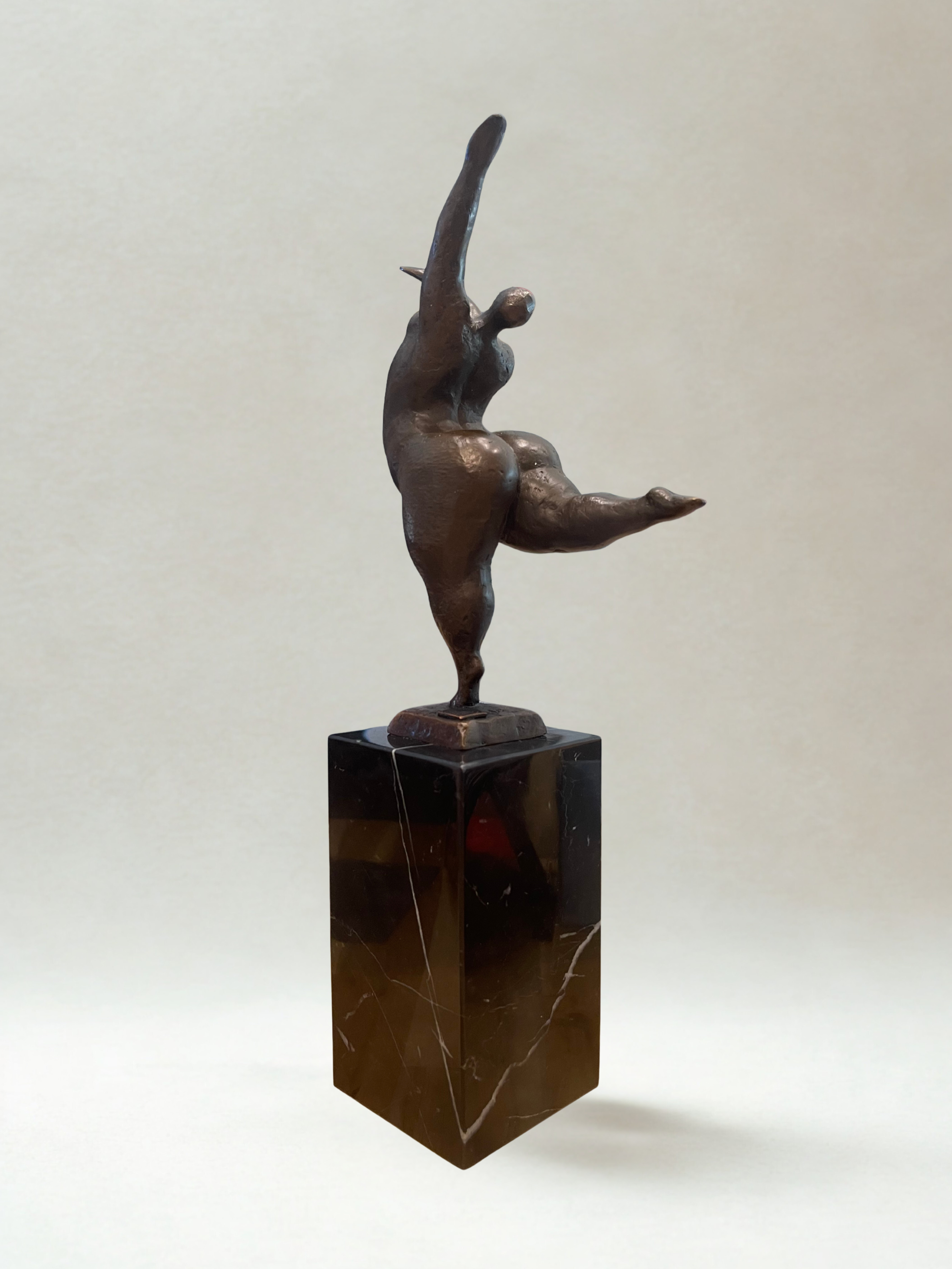 Bronze-Skulptur nach Milo - Tänzerin – Moderne Kunst – Marmorsockel - 33cm