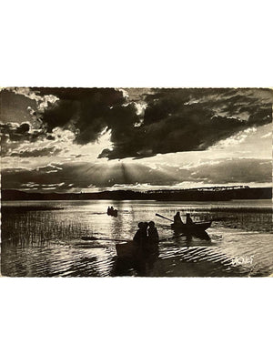 Léon (Landes) – Un soir sur le lac de Léon – Éditions Vignes – CPA