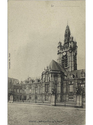 Douai – Beffroi et cour de la mairie – CPA vers 1900