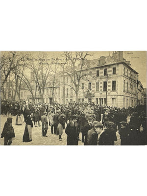 Carte postale – Moulins – Manifestation sur les Cours de la Préfecture, 5 février 1906