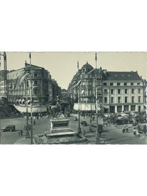 Orléans – Place du Martroi et statue de Jeanne d'Arc – CPSM n° 1837