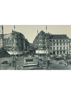 Orléans – Place du Martroi, statue de Jeanne d'Arc et automobiles – CPA CAP n° 1837