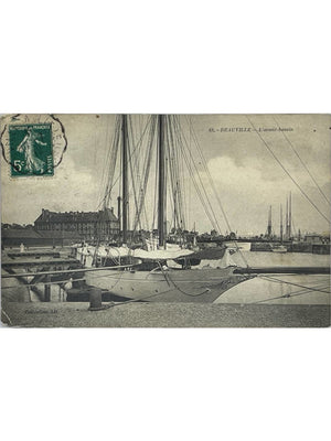 Deauville – L'Avant-bassin et les voiliers – CPA n° 63