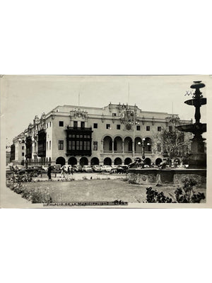 Lima – Palacio de la Municipalidad et fontaine de la Plaza de Armas – CPA
