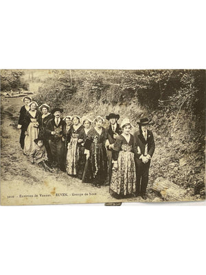 Elven (Morbihan) – Groupe de noce en costumes bretons – CPA n° 3010