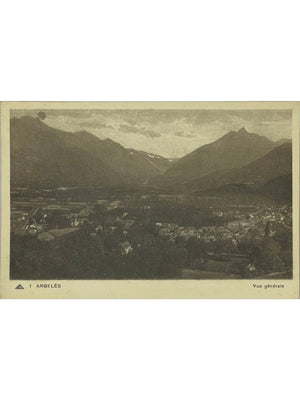 CPA Argelès-Gazost – Vue générale et montagnes – n° 1
