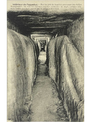 Intérieur d'un aqueduc et dépôts de calcite – CPA ancienne