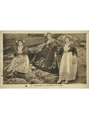 Costumes bretons de Quiberon et Auray – Morbihan – CPA n°54
