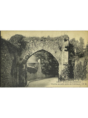 Vaux-de-Cernay – Vieille arcade près de l'abbaye – CPA 1917