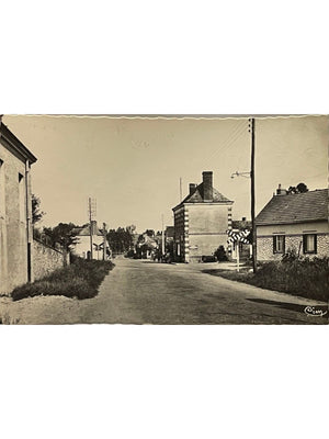 Carte postale – Pernay – Route de Tours et passage à niveau – Photo Combier