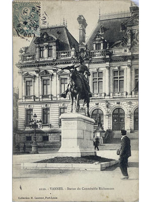 Vannes – Statue du connétable de Richemont et Hôtel de Ville – CPA 1906