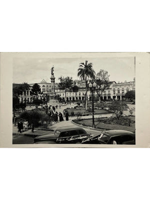 Carte postale – Santa Cruz de la Sierra – Parque Independencia, monument et automobiles – carte photo ancienne