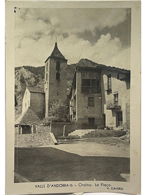 Andorre – Ordino, la Plaça et l'église – V. Claverol – CPA n° 15