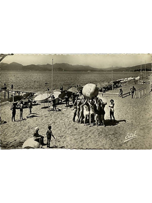 Carte postale – Cannes – Plage du Midi animée et grand ballon – Estel n°1608