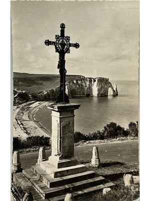 Étretat – Vue du Calvaire et falaises – CPSM 1957