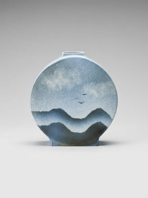Vase disque en porcelaine Virebent – Paysage stylisé – 20 cm