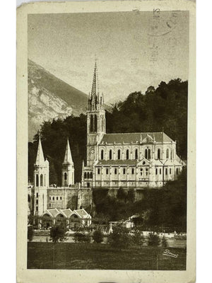 Lourdes – Basilique et rampes du sanctuaire – CPA 1932