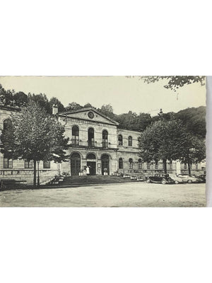 Bagnères-de-Bigorre – Les Thermes et automobiles – carte postale années 1950