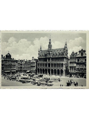 Bruxelles – Grand-Place et Maison du Roi, scène de marché – CPA