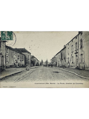 Juzennecourt (Haute-Marne) – La route vers Colombey – CPA animée