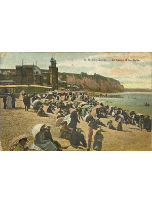 Dieppe – Le Casino et les Bains, plage animée – CPA colorisée G.M. 1351