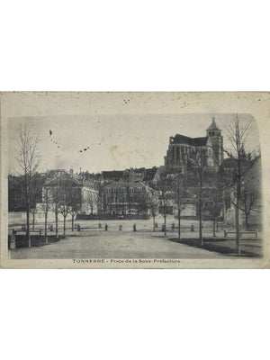 Tonnerre (Yonne) – Place de la Sous-Préfecture – CPA ancienne