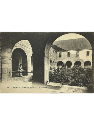 Abbaye d'Acey à Vitreux (Jura) – Le cloître – CPA n°20