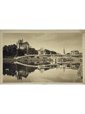 Auxerre – Passerelle sur l'Yonne et cathédrale Saint-Étienne – CPA 1940