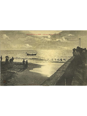 Capbreton-sur-Mer – Coucher du soleil sur la mer et plage animée – CPA