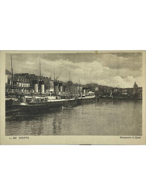 Dieppe – Steamers à quai dans le port – CPA n° 342
