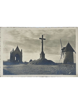 Les Herbiers – Mont des Alouettes au lever du jour, moulin et chapelle – CPA n° 71