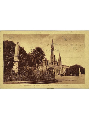 Lourdes – Vierge couronnée, esplanade et basilique – CPA 1924