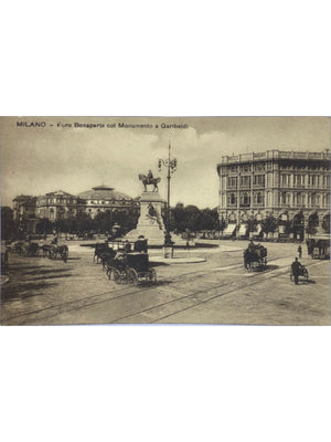 Milan – Foro Bonaparte et monument à Garibaldi – Attelages – CPA 1908