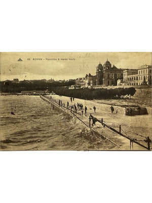 Royan – Foncillon à marée haute, promenade animée – CPA n°69
