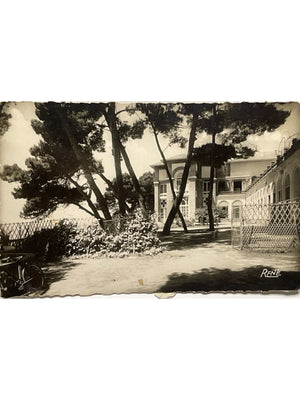 Carte postale – Hyères (Var) – Hôpital San-Salvadour, cour de Boulloche – Carte ancienne