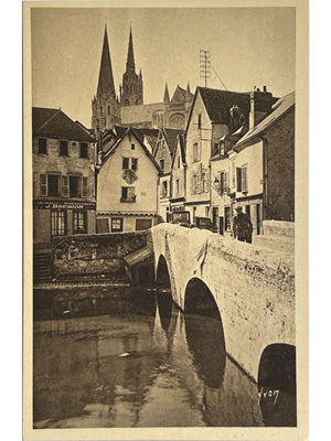 Chartres – Vieux pont et vieilles maisons, cathédrale – Éditions Yvon