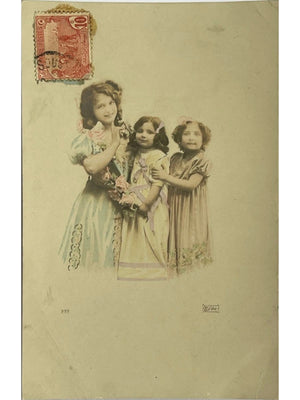 Trois fillettes aux fleurs – CPA colorisée n° 299, signature « Lilas » présumée