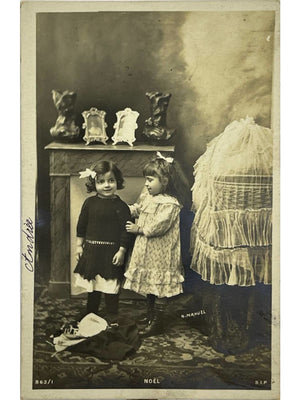 CPA Noël – Deux fillettes et berceau – Photo H. Manuel – S.I.P. 863/1