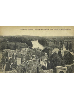 La Roche-Posay-les-Bains (Vienne) – La vallée prise du donjon – CPA