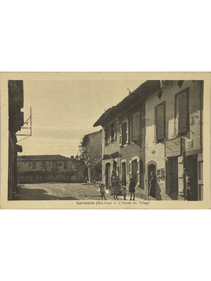 Lavalette (Haute-Garonne) – L'entrée du village, scène animée – CPA