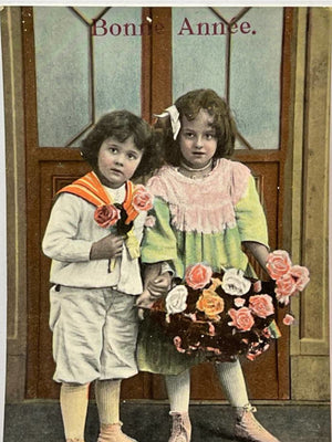 Bonne Année – Deux enfants aux fleurs – CPA colorisée allemande