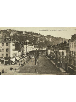 Vienne (Isère) – Le Cours Président Wilson animé – CPA n° 1515