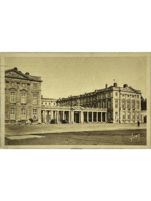 Compiègne (Oise) – Façade du château – CPA Yvon n° 2