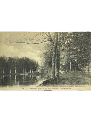 La Ferté-Fresnel (Orne) – Parc de la Baronnie, étang et avenue – CPA n° 1229