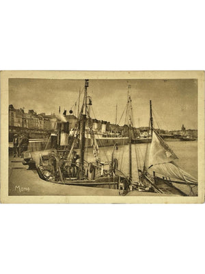 Dieppe – L'avant-port, chalutiers et paquebots près de la gare maritime – CPA vers 1930